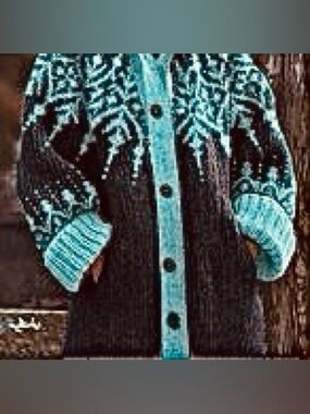 🆕Women's Black and Blue Patterned Sweater. Size 1XL. NWT.